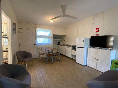 The Captain's Manor on Cook 4