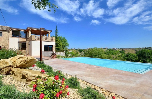 La Casa del Toro - Borgo Baccile von Vini Fantini