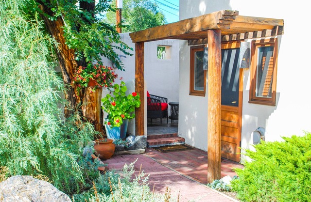La Posada de Taos Casita, 2 Häuserblocks zum Plaza, Wifi, privater Terrasse und ruhig