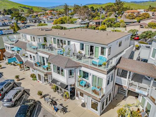 The Cayucan Bungalows by AvantStay Pet-Friendly Getaway Steps from Cayucos State Beach