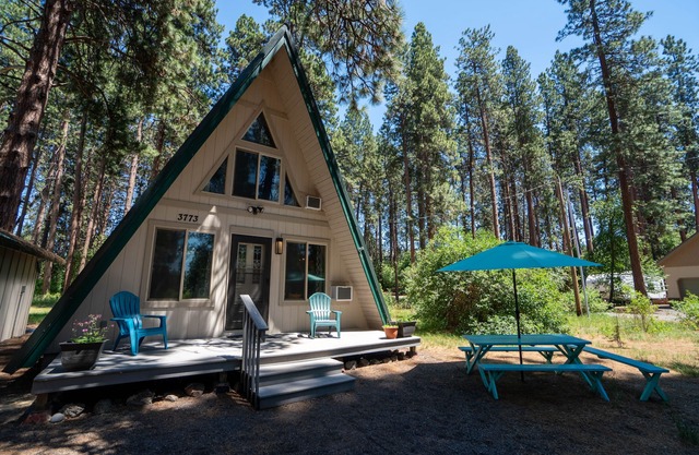 Crater Lake Bungalows - Das Chalet am Latakomie Shores am Agency Lake