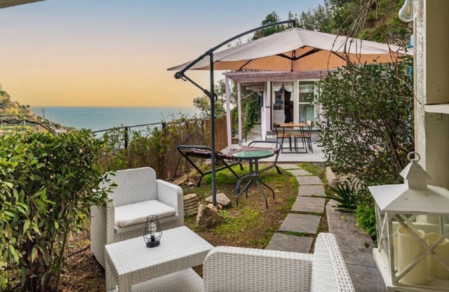 The Chalet by the Sea, Terre Marine