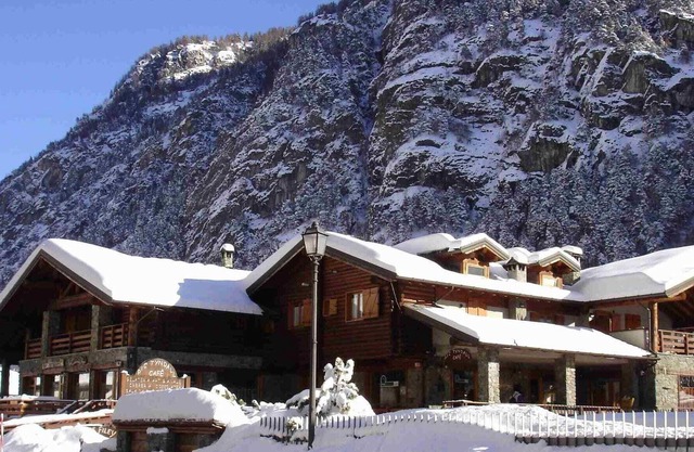 Ruhige Ferienwohnung in Antey-Saint-André nahe Skilift