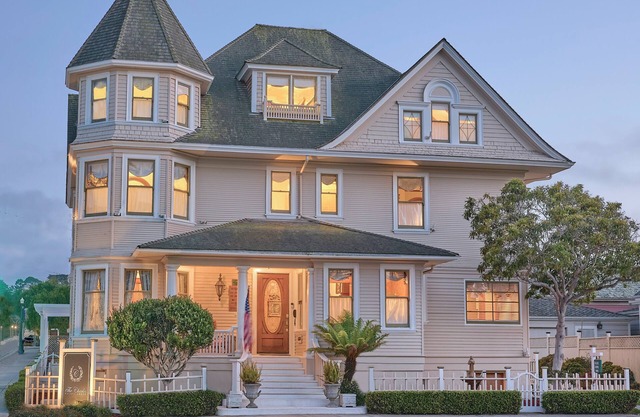 The Charles Pacific Grove - Artfully Designed Inclusive Inn