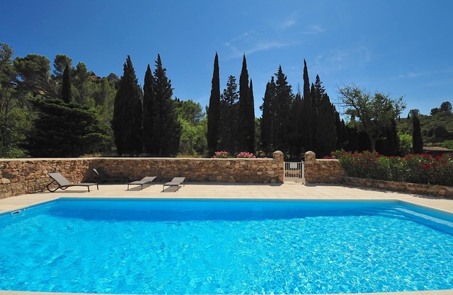 Der Charme einer Bastide im privaten Bereich mit großem Pool