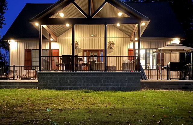 The Chateau Relaxo 4BR 4-1/2BA Open Concept on Kentucky Lake