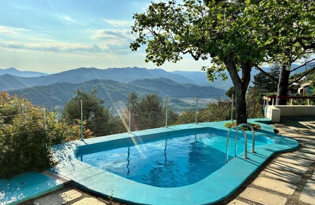 The Cin: villa with swimming pool surrounded by forest. Fabulous sea view.
