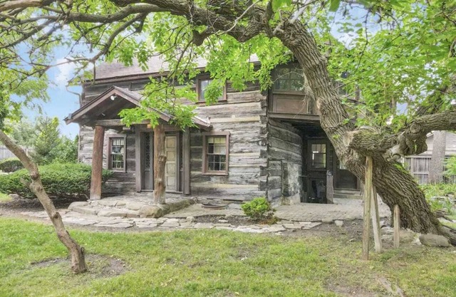 The City Cabin - Unique and Historic!