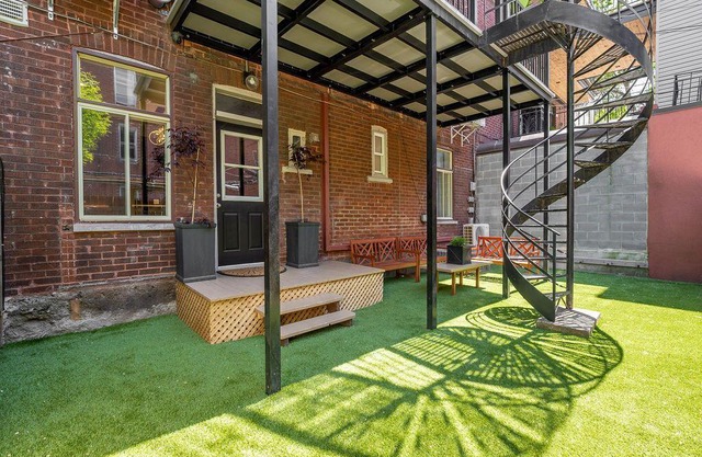 The Classic Backyard Subway & Parking
