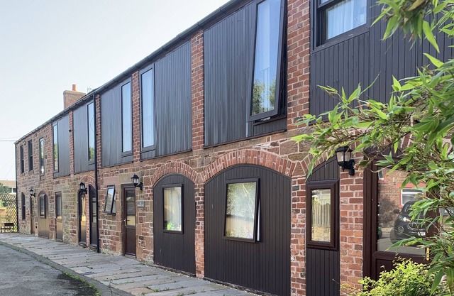 THE COACH HOUSE, pet friendly, character holiday cottage in Wigton