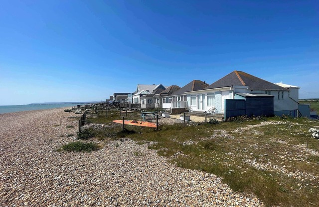 The Coastal Crab - Family-Friendly Three-Bed Beach House in Pevensey