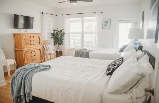 The Coastal Retreat - Blackwater Bay
