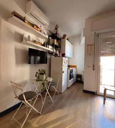 The Comfy Hub - A stone's throw from the Metro
