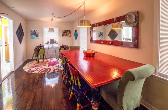 The Compound *sleeps 11*great beds*pet friendly*