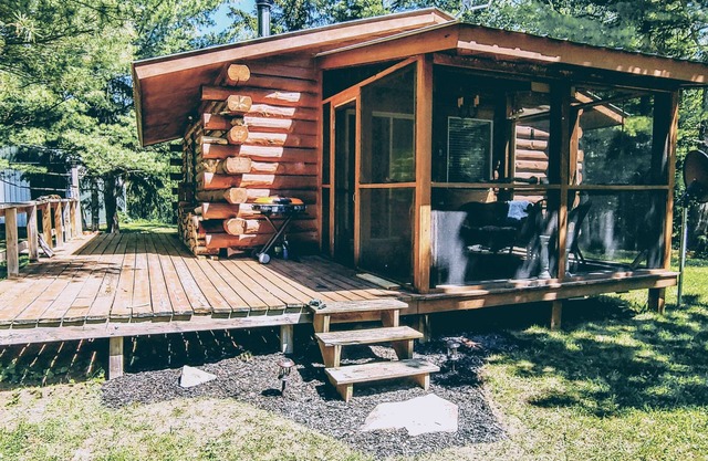 The Copper Squirrel is a secluded full log cabin on 10 acres.
