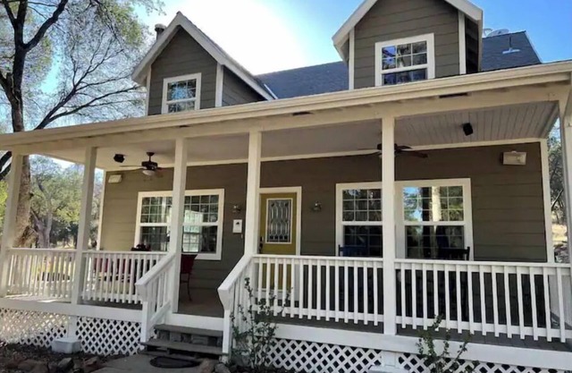 The Cottage at Creek View Ranch - 30 Acre Escape with Pond, Trails, & Wildlife