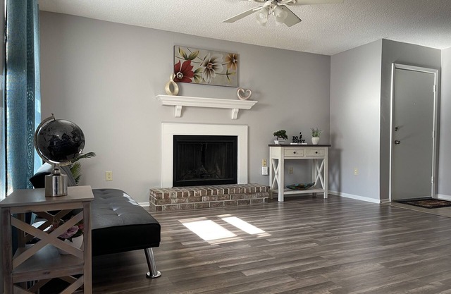 The Cottage by Mall of Louisiana, Baton Rouge