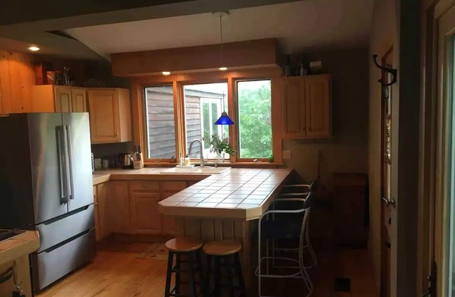 The Cottage @ Chestnut Hill Guest House & Farm