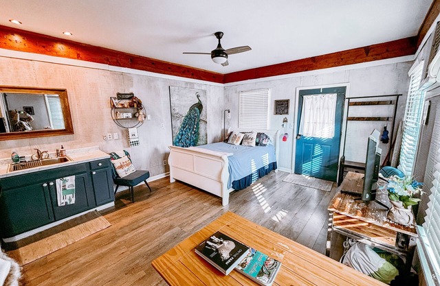 The Cottage - Farm Stay Petting Zoo - 5 mins off I-95