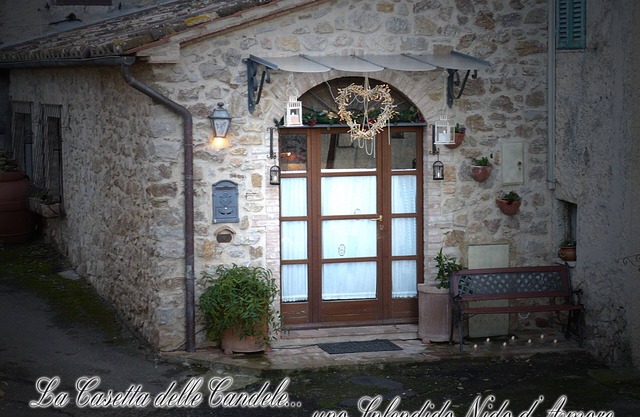 Das Kleine Haus der Kerzen ins Herz des Maremma Toskana zu den Thermen von Saturnia.