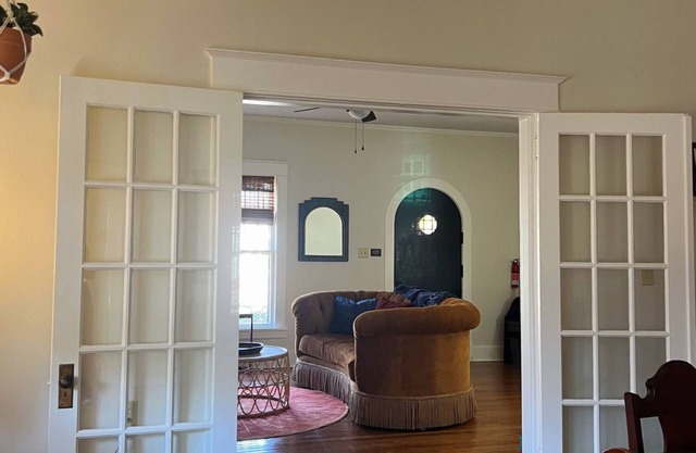 The Cottage on College in Downtown Conway. Remodeled 1937 cozy & unique home.