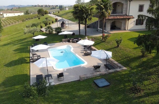 The Country House, breathtaking views of the vineyards