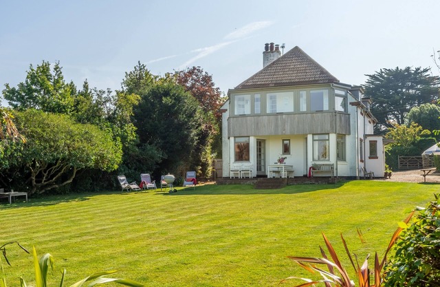 Ein fabelhaftes Familienferienhaus am Meer in Old Hunstanton mit großem Garten
