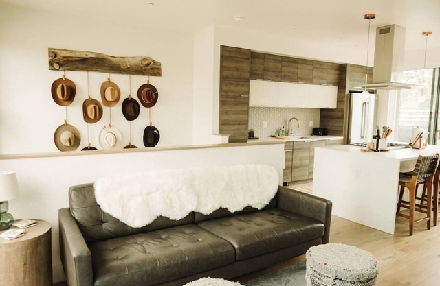 The Cowboy Inn - Luxury Bozeman