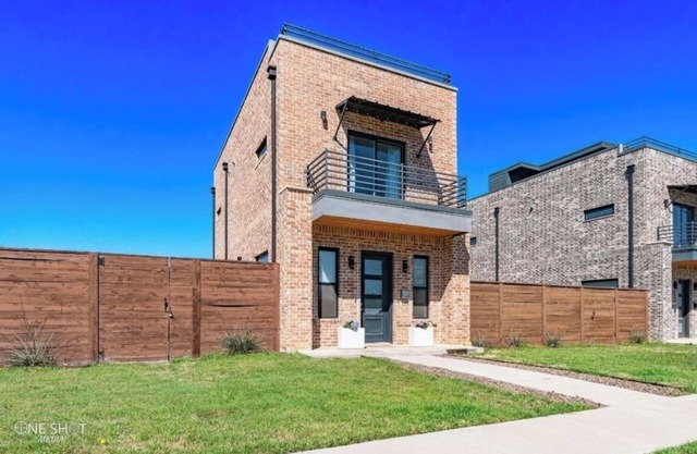 The Cowgirl Inn - walking distance to downtown Abilene, 5 min from ACU/HSU