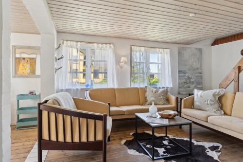 The Cozy Cottage