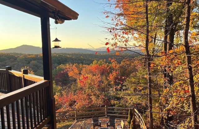 The Cozy Cub "A Blue Ridge Mtn view to remember"