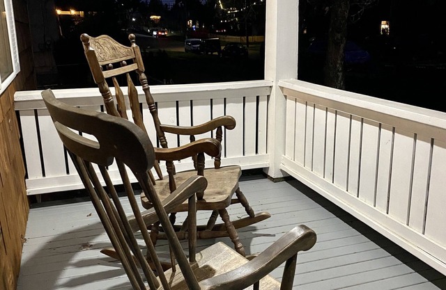 The Cozy Farmhouse in North End Tacoma: walking distance to Proctor and UPS