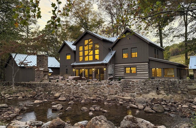 The Creekside Cabin