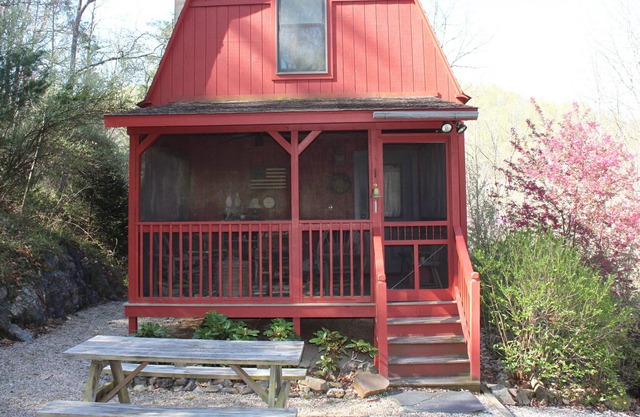 The Creekside Retreat, The Creekside Retreat