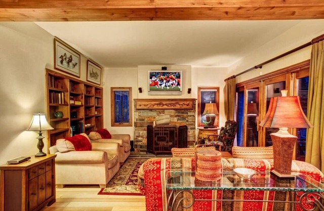 Der sichelförmige Grat, 2BR / 2. 5BA Ski Condo, zu den Liften gehen!