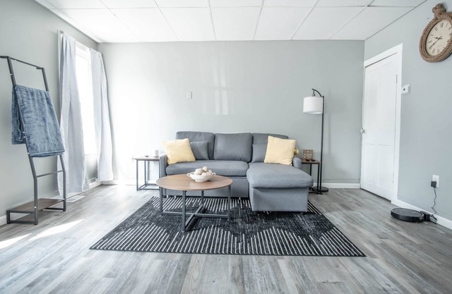 Charming 1-bedroom apartment in Croghan with WiFi, AC