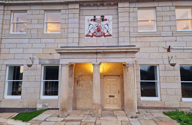 THE CRUCK, pet friendly, with a garden in Garstang