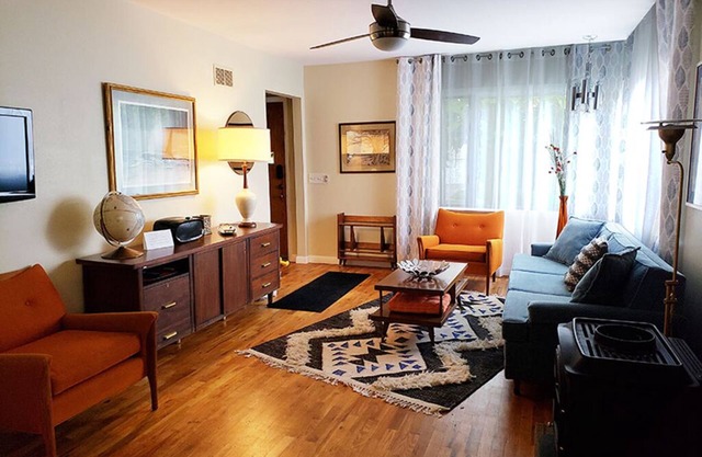 The Custer House, c.1952 - FULLY Furnished - ALL Inclusive - Pet Friendly