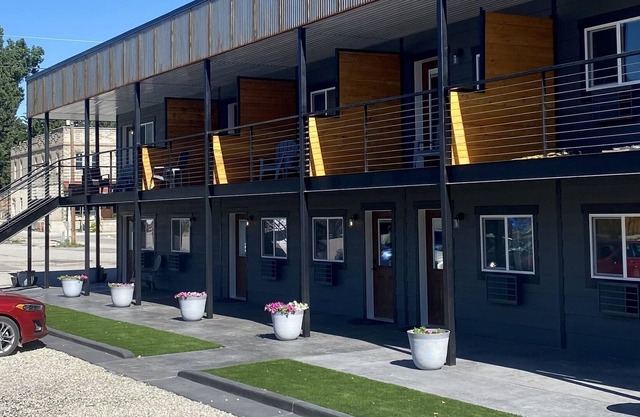 The Darmont Hotel and Suites - Suite #4
