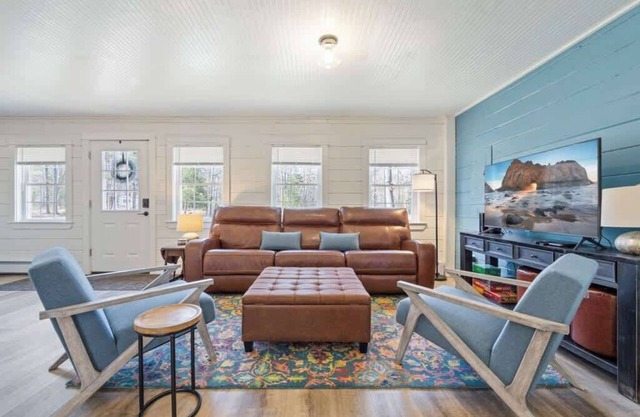 The Deckhouse-Lake access, New!
