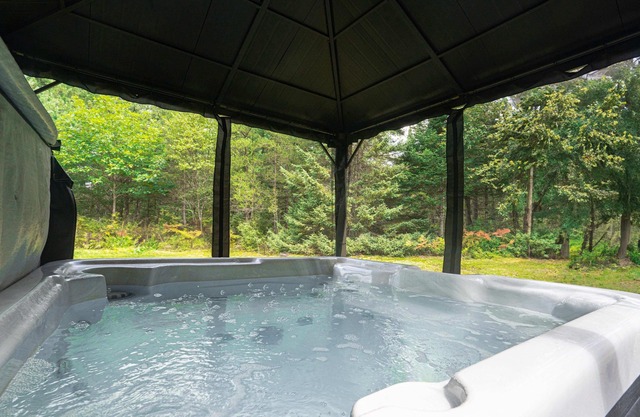 The Deer's Hideout | Spa | Firepit | BBQ | Beach