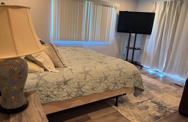Charming 3-bedroom house in fabulous Point Arena with WiFi