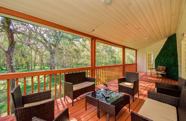 The DeerLand Estate est 1985 - Houston Getaway Ranch