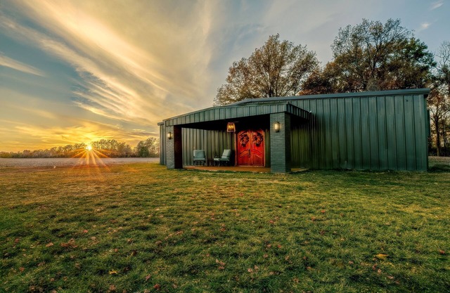 The Delta Lodge - Greenwood, MS