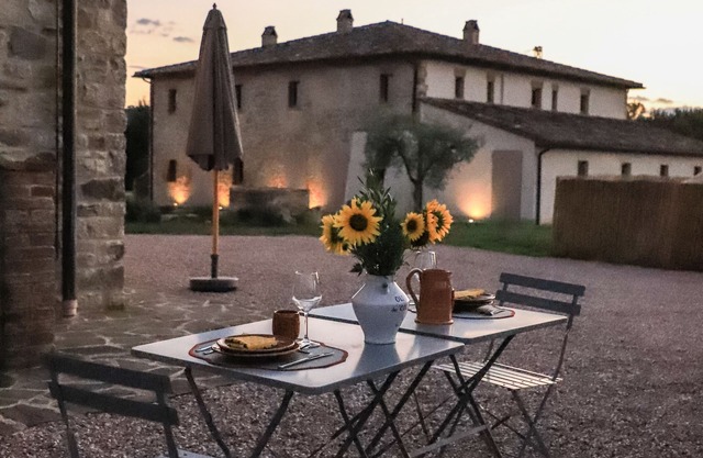 Design farmhouse in the green Umbria between Todi and Perugia