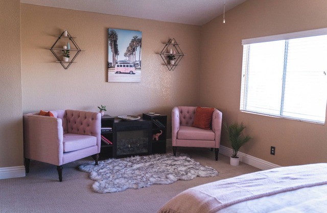 The Diamond in Quartz Hill/ Lancaster