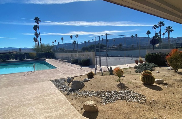 The Divot Club: What's not to love about Borrego