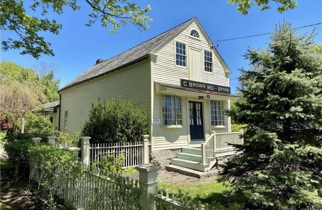 The Doctor's 1781 House on the Litchfield Green