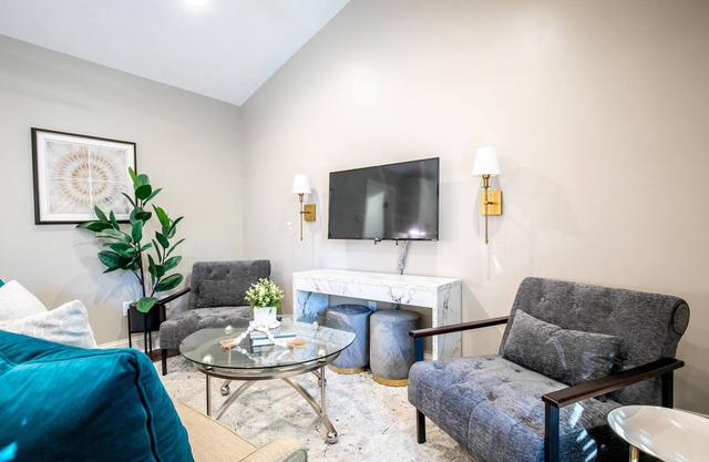 The Dodge, Cozy 1BR King by Velvet Ditch Villas