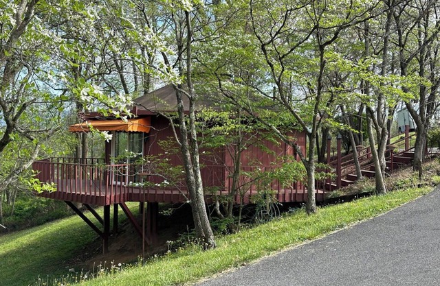 The Dome –Unique 1BR Private Home 99 August Close to Casino, Speedway & Lake